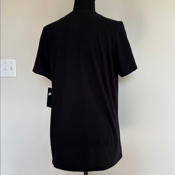 Nike Black T-Shirt with Pink Patterned Logo - Picture 2 of 7